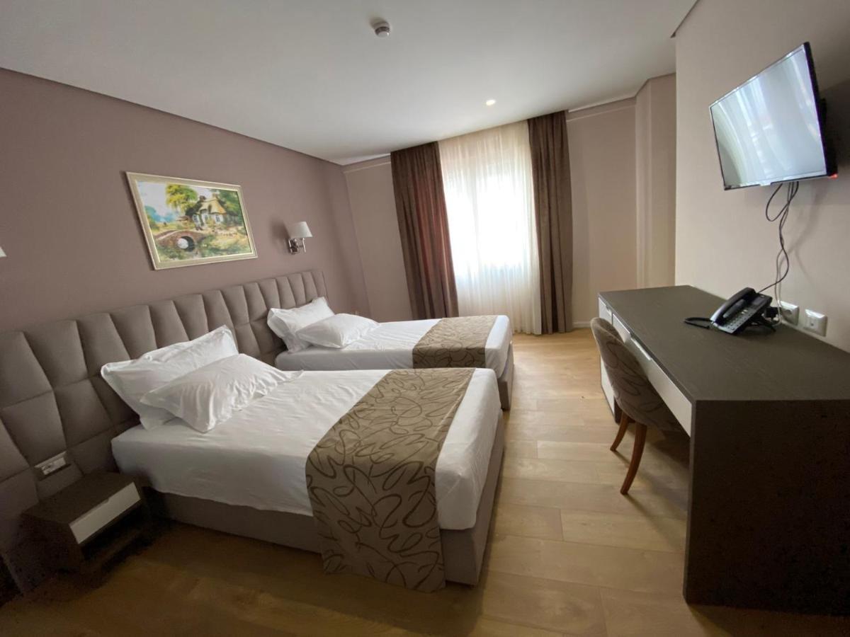 Doanesia Premium Hotel & Spa Тирана Екстериор снимка