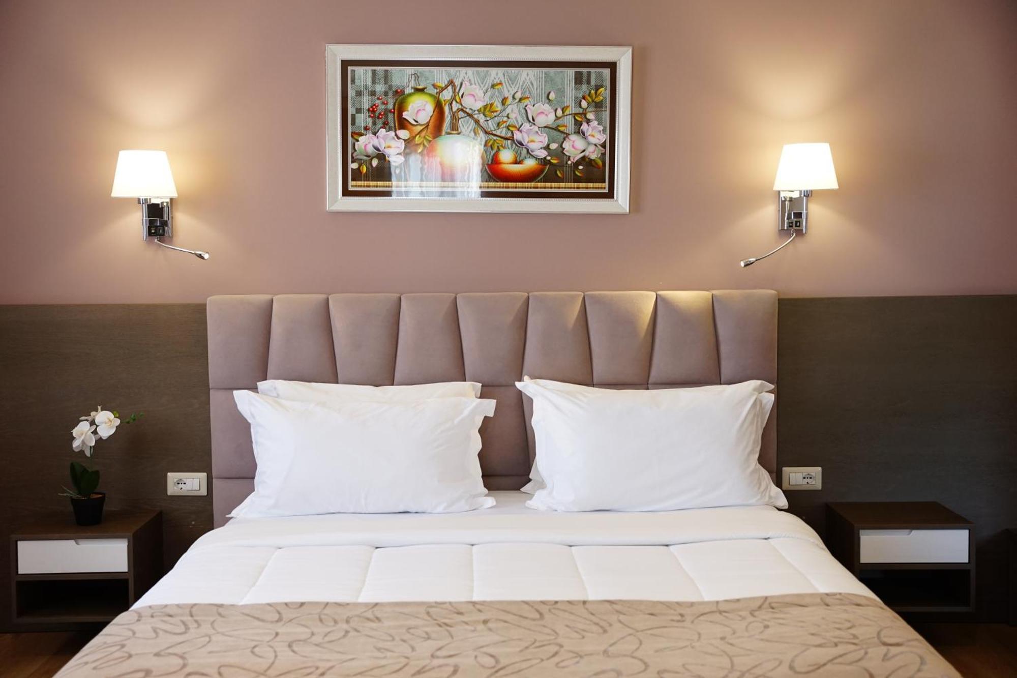 Doanesia Premium Hotel & Spa Тирана Екстериор снимка
