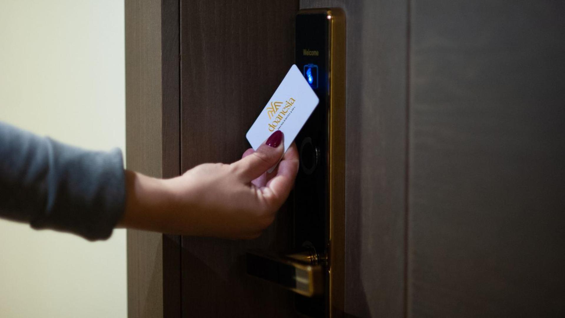 Doanesia Premium Hotel & Spa Тирана Екстериор снимка