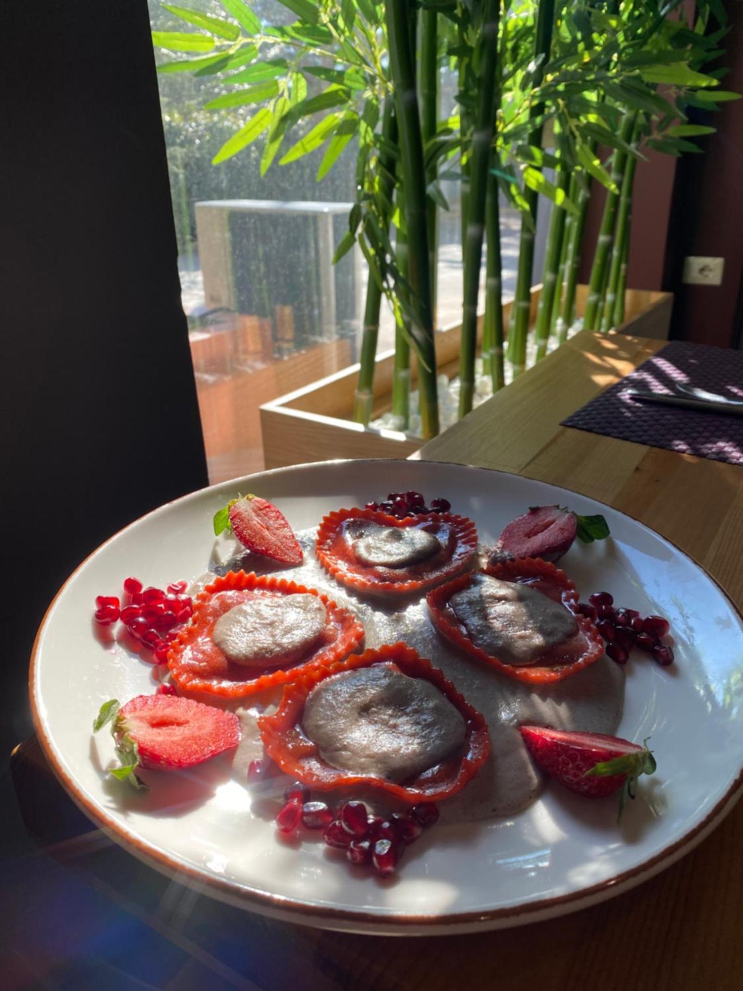 Doanesia Premium Hotel & Spa Тирана Екстериор снимка